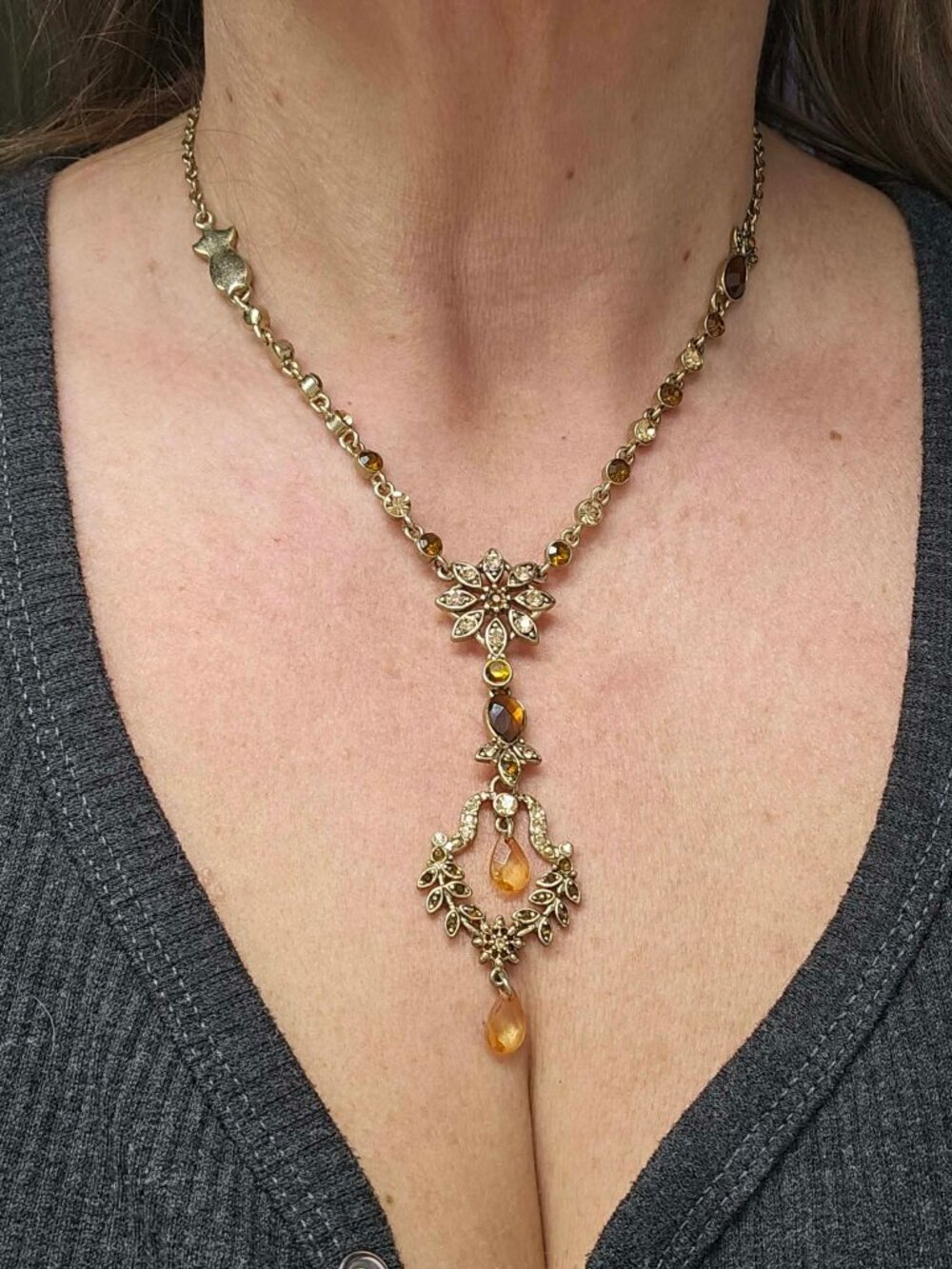 Vintage Style Amber Rhinestone Pendant Necklace Gold Tone chain Unsigned
